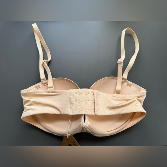 ✨SKIMS Ultimate Strapless Push Up Bra SAND 32D - Picture 6 of 10